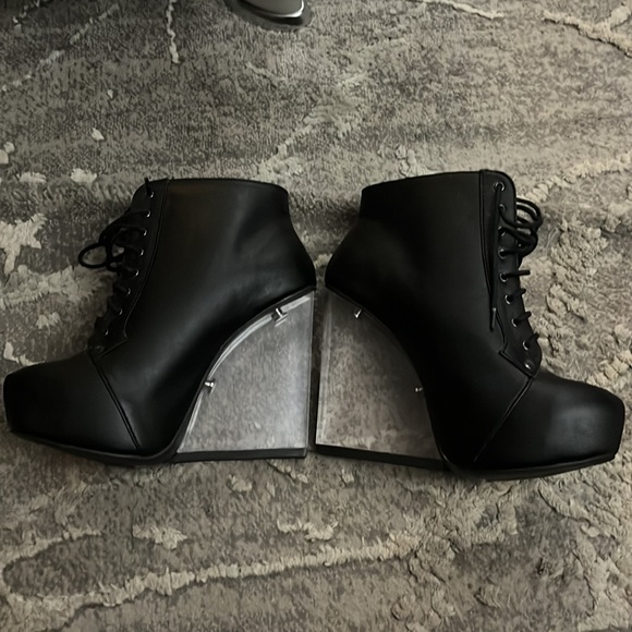 NWOT SPRING BOOTS, CLEAR HEELS 🔥🔥🔥🔥 - Picture 3 of 8